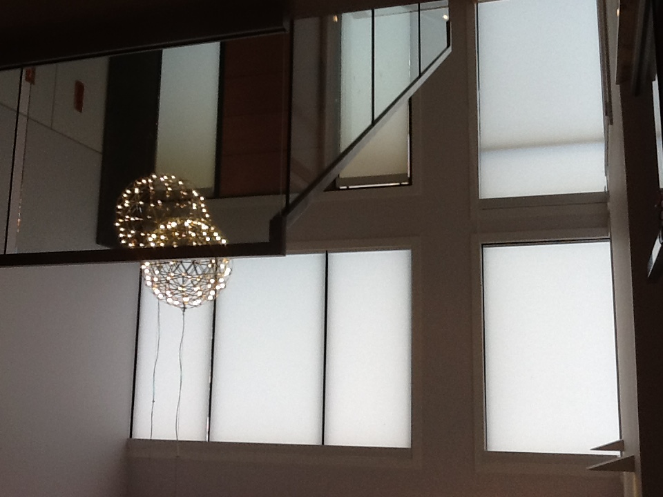 Roller blinds with hanging pendant